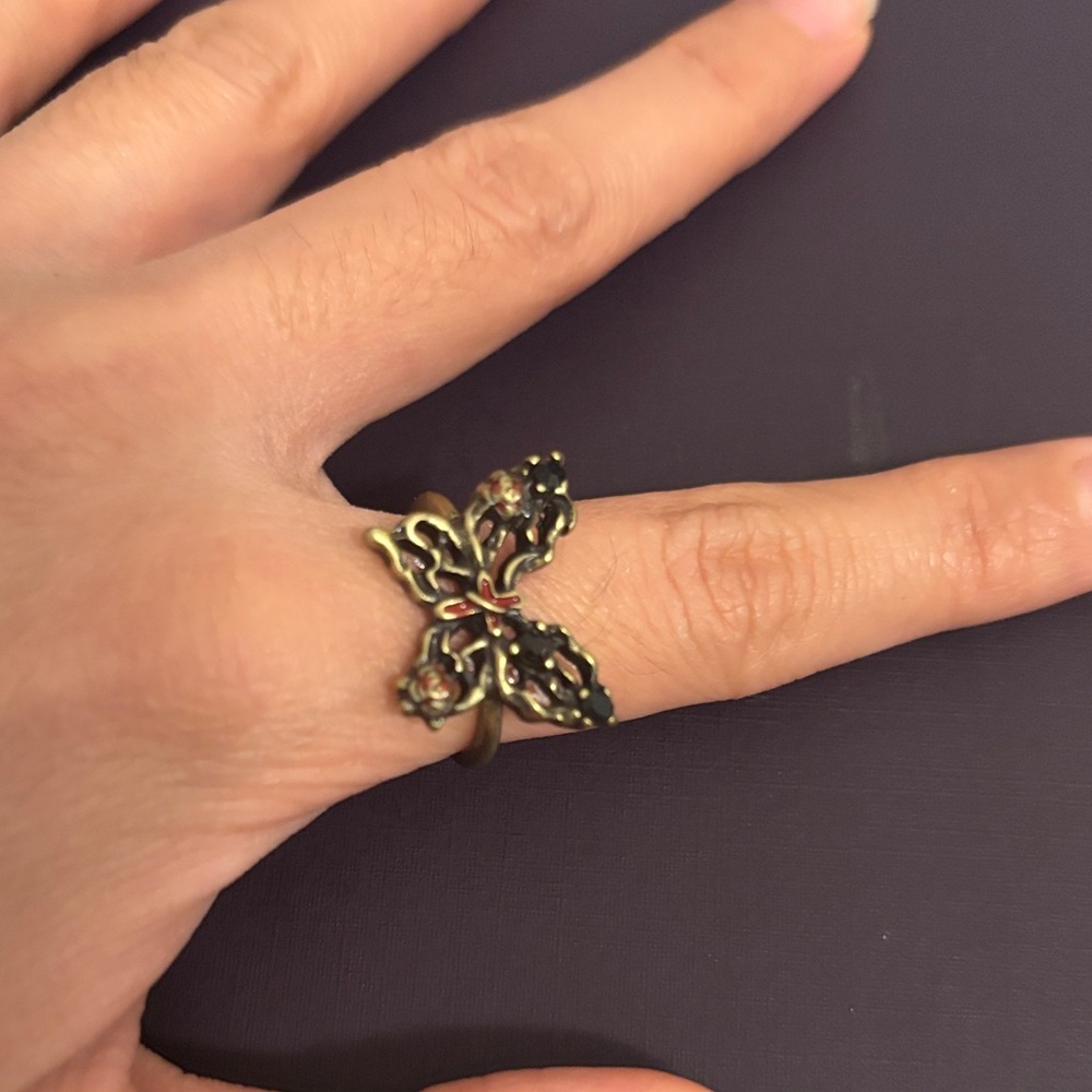 Elegant Gold Butterfly Ring
